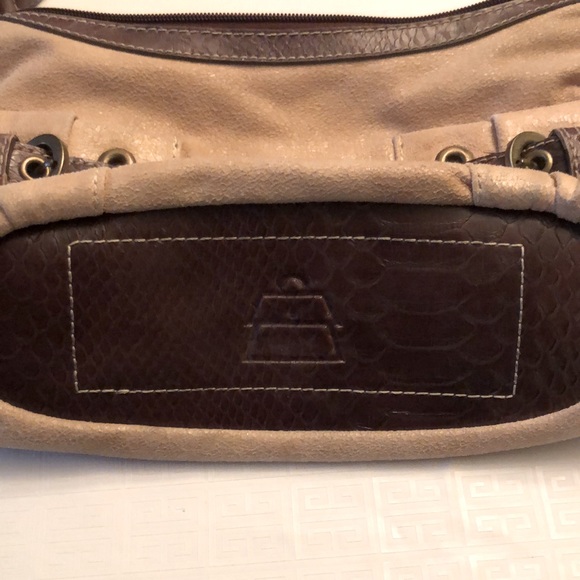 Kathy Van Zeeland cute little purse with key chain - Picture 10 of 12